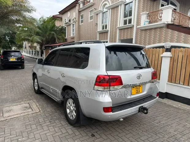 Toyota Land Cruiser VX V8 2013 - 1