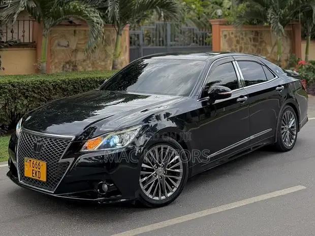 Toyota Crown Athlete 2013 Black - 1