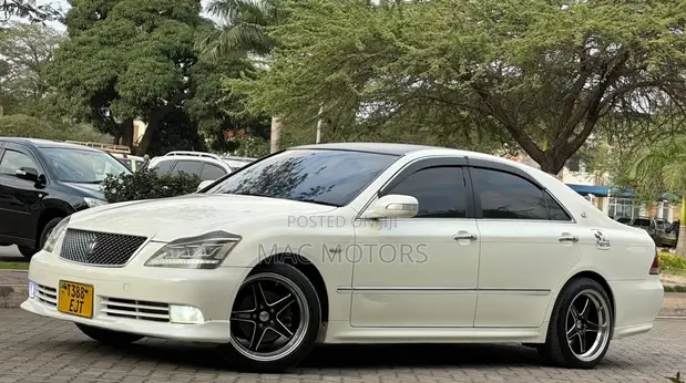 Toyota Crown Athlete 2004 - 1