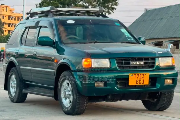 Isuzu Trooper 1999 Green - 1
