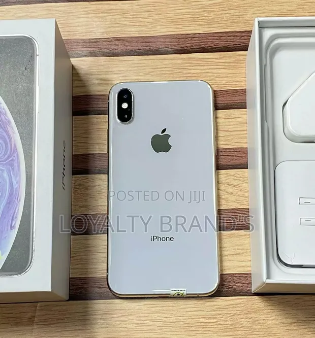 New Apple iPhone XS 256GB White - 1