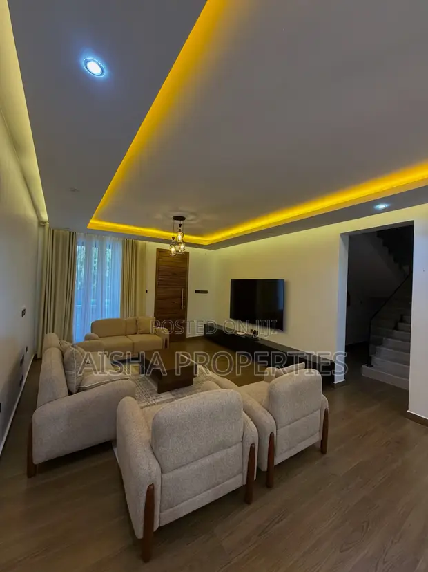 Furnished 4-Bedroom Villa for Rent in Oyster Bay - 1