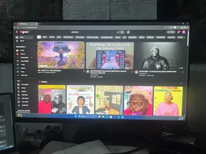 Samsung T350 27" Full HD Monitor