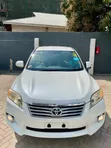 Toyota Vanguard 2010 Pearl White - 1