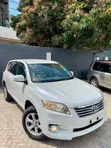 Toyota Vanguard 2010 Pearl White - 2