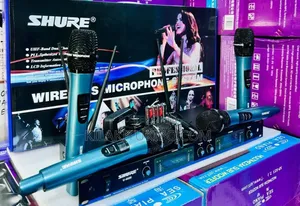 Shure 4-Piece Wireless Microphone System