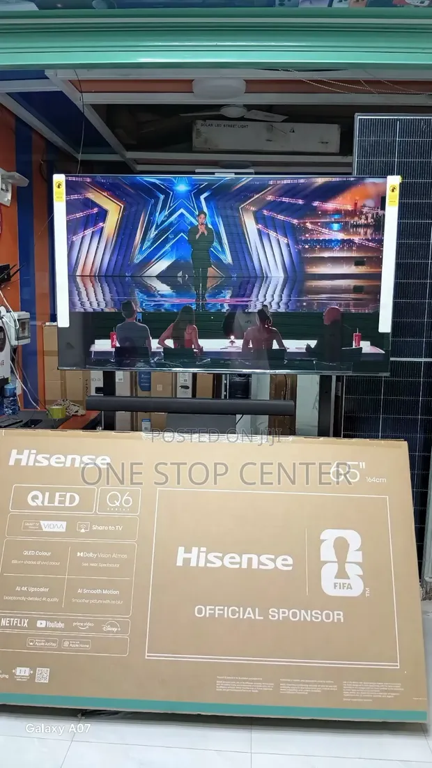 Hisense 65-Inch QLED TV (65Q6Q) - 1