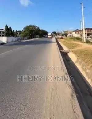 Eneo la Ekari 2.5 Linauzwa Goba Road, Mbezi Beach