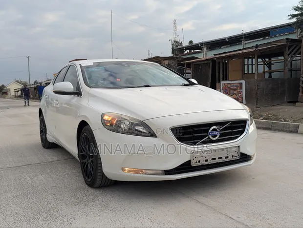 Volvo V40 T2 2016 White - 1