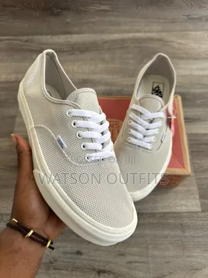Vans Sneakers za Ngozi kwa Wanaume - Mpya Kabisa