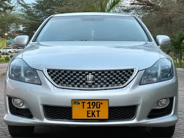 Toyota Crown 2009 Silver - 1