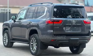 Toyota Land Cruiser 300 VX-R 2024 Diesel