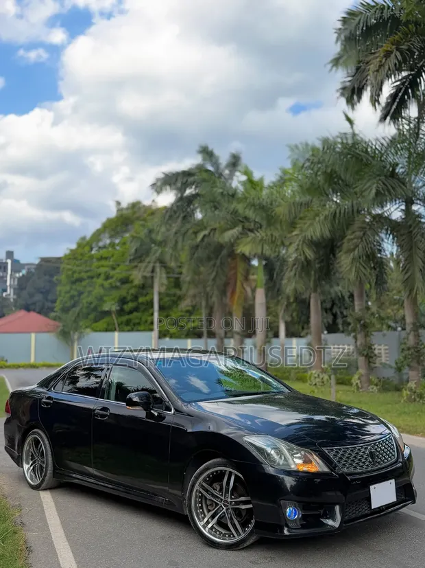 Toyota Crown Athlete 2010 Black - 1