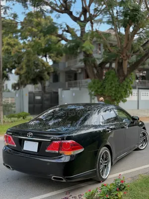 Toyota Crown Athlete 2010 Black