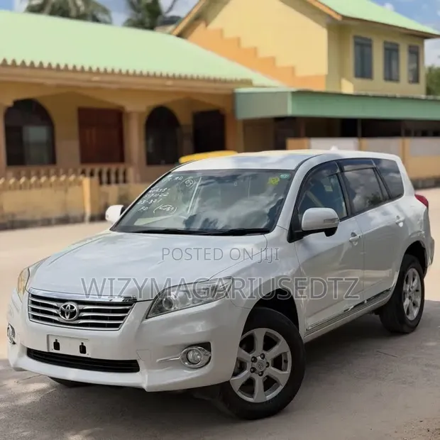 Toyota Vanguard 2011 - Off White - 1