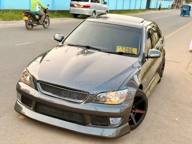 Toyota Altezza 2004 Gray - 1