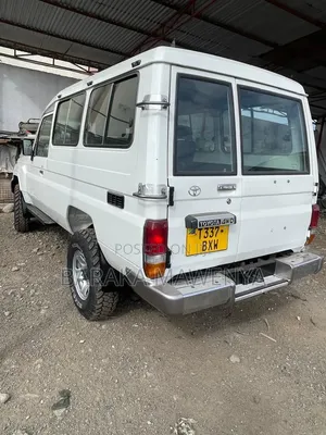 Toyota Land Cruiser HZJ75 2001