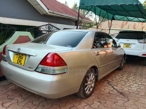 Toyota Mark II 2004 Silver - 1