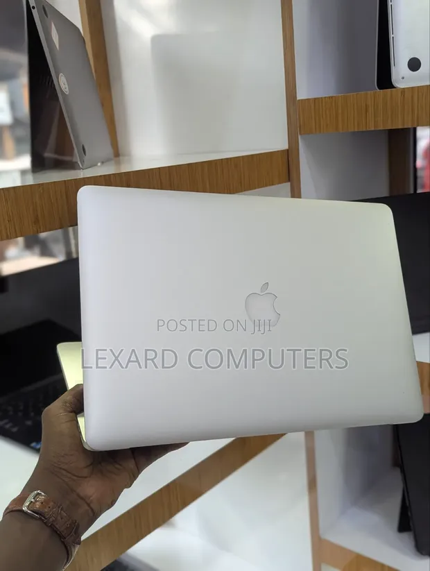 Apple MacBook Pro 15" Retina 2015 - 1