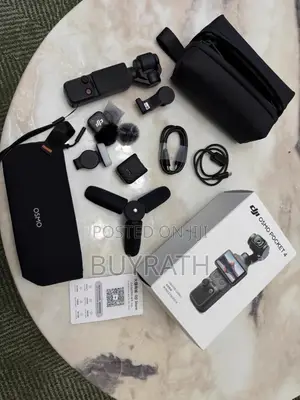DJI Osmo Pocket 4 Creator Combo
