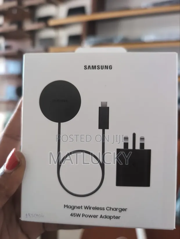Magnetic Wireless Charger - Black - 1