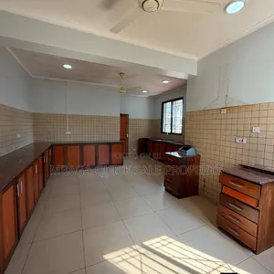 6 Bedroom Detached House for Rent in Masaki