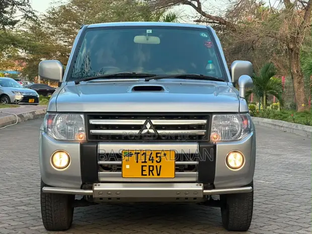 Mitsubishi Pajero Mini 2009 Nyeupe - 1