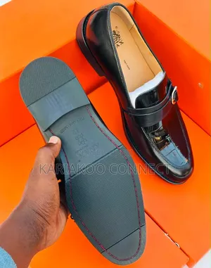 Classic Anax Black Leather Shoes