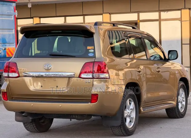 Toyota Land Cruiser 2009 Gold - 1