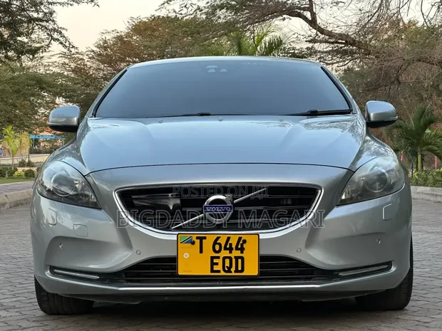 Volvo V40 T4 2013 - 1