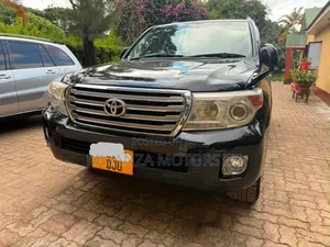 Toyota Land Cruiser V8 2011 Matt Black