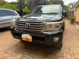 Toyota Land Cruiser V8 2011 Nyeusi ya Matt - 2