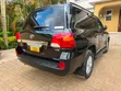 Toyota Land Cruiser V8 2011 Nyeusi ya Matt - 3