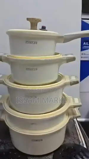 Set of Pots and Pans