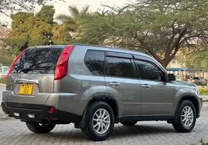 Nissan X-Trail 2010 Kijivu