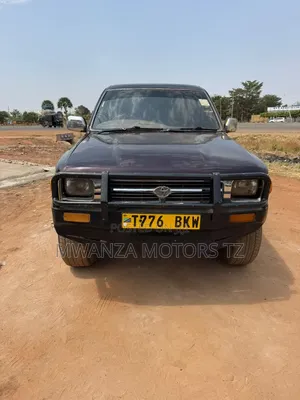Toyota Hilux 1998 Maroon Double Cabin