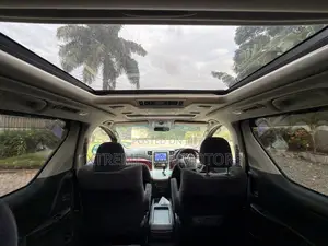Toyota Alphard 2010 - Pearl White