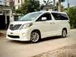 Toyota Alphard 2010 - Pearl White - 3