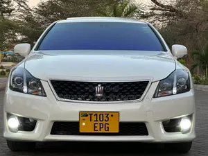 Toyota Crown Athlete 2010 White