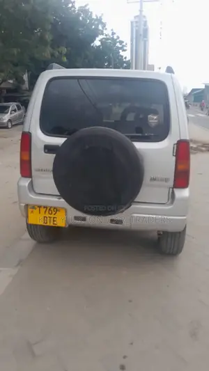 Suzuki Jimny 2005 Nyeupe