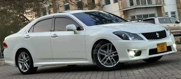 Toyota Crown Athlete 2010 White - 1