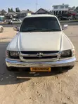 Toyota Hilux 2001 White - 1