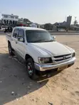Toyota Hilux 2001 White - 3