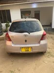 Toyota Vitz 2005 Silver - 2