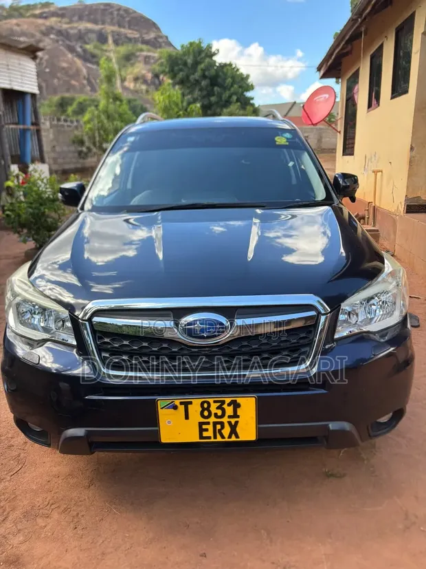 Subaru Forester 2013 Black - 1