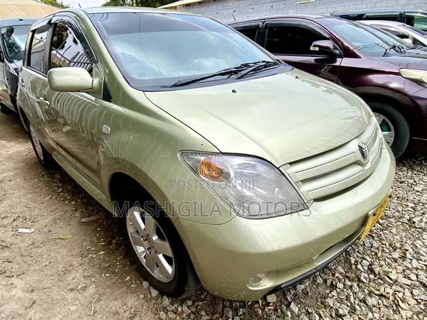 Toyota IST 2004 Gold - 1