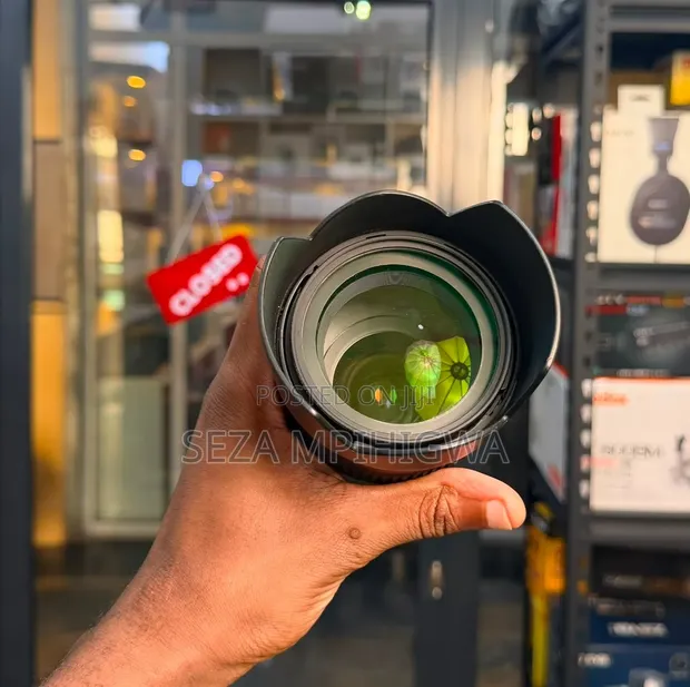 Nikon Nikkor 18-70mm f/3.5-4.5G ED Lens - 1