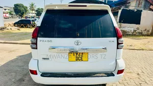Toyota Land Cruiser Prado 2007 Off-White