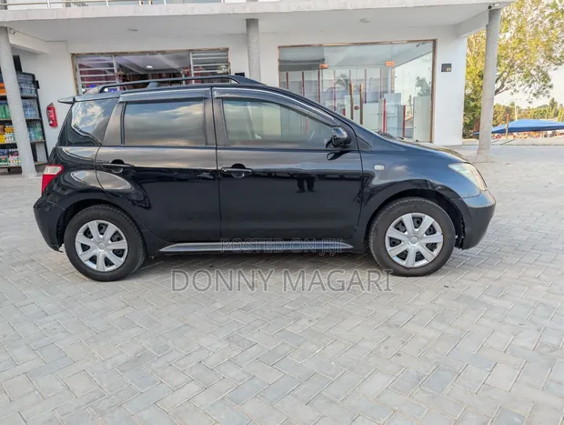 Toyota IST 2005 Black - 1