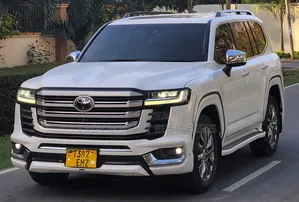 Toyota Land Cruiser LC300 ZX 2023